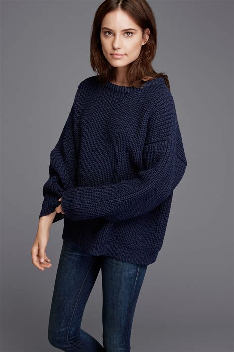 women's navy blue pullover sweater.